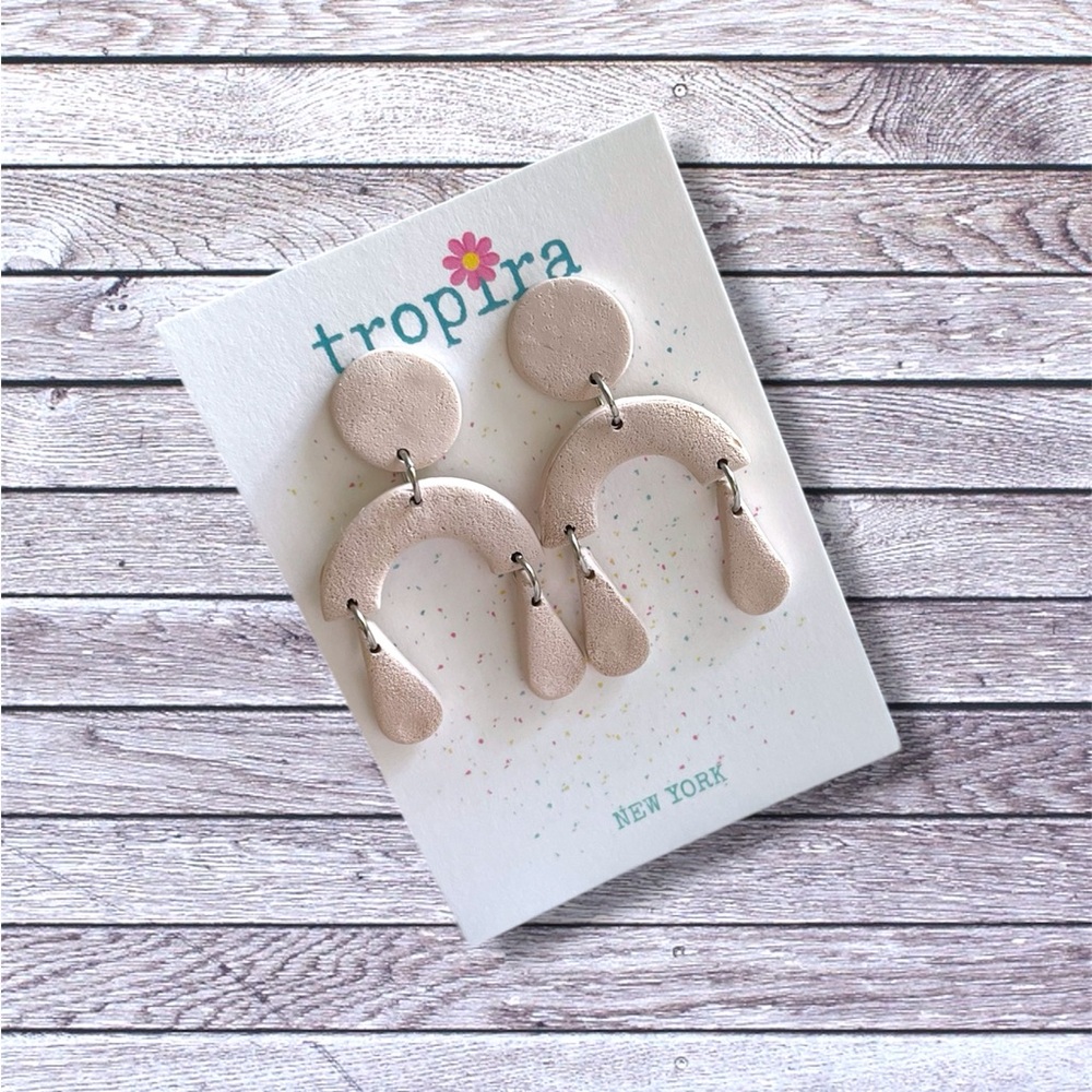 Raindrop Cloud Beige Dangling Earrings
